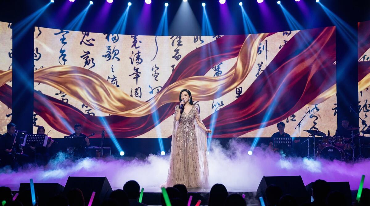 停车场偷欢精选视频-音乐MV视频